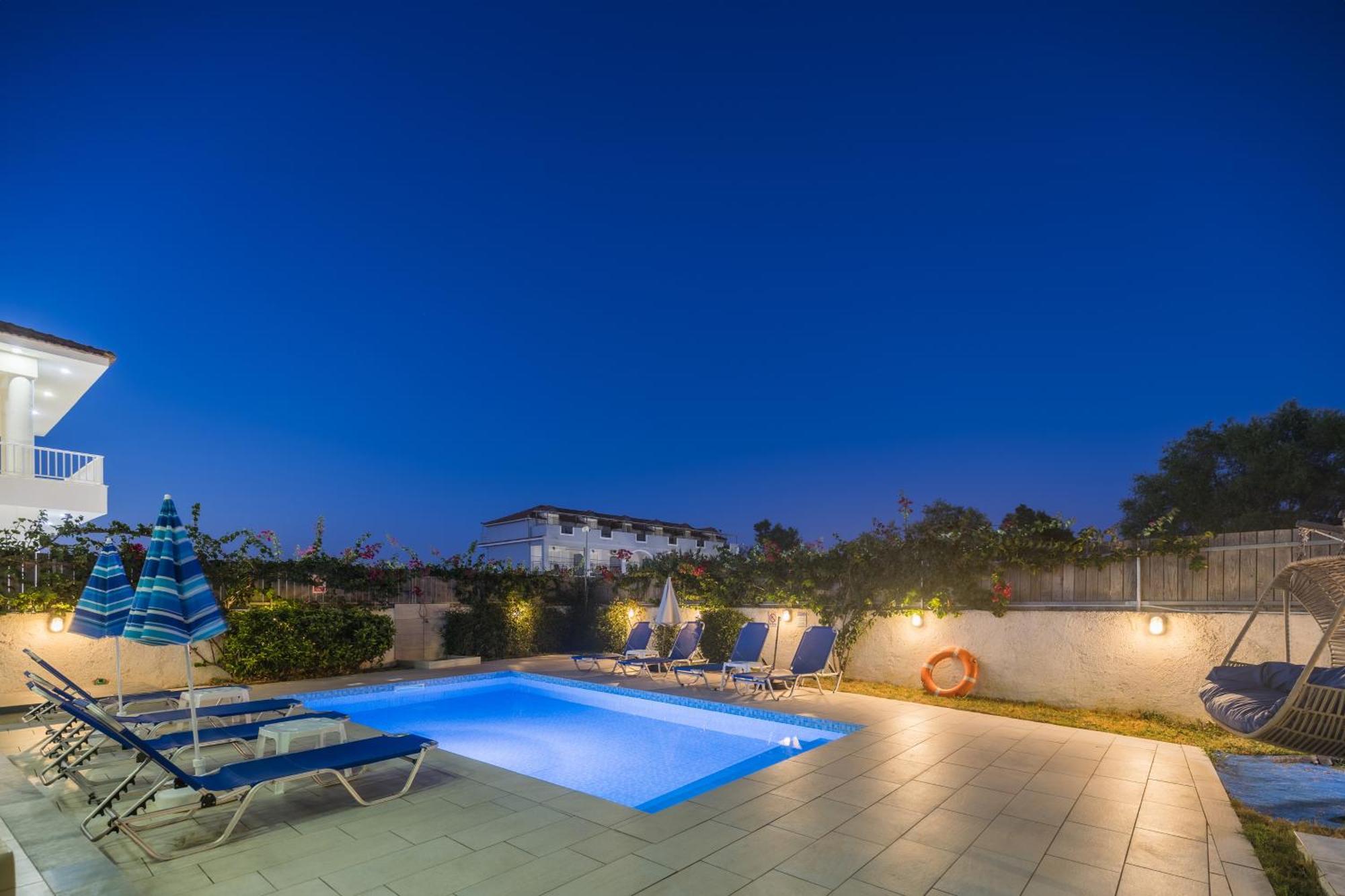 Dennis And Tanya Villas لاغاناس المظهر الخارجي الصورة