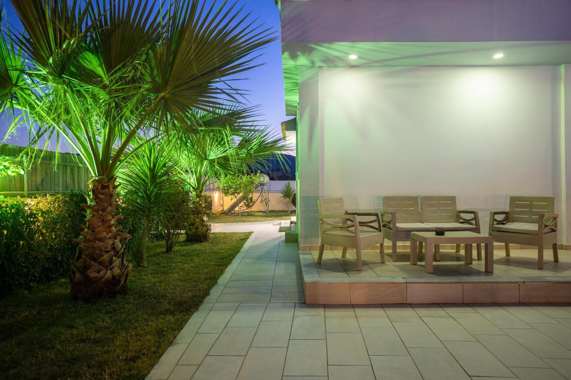 Dennis And Tanya Villas لاغاناس المظهر الخارجي الصورة