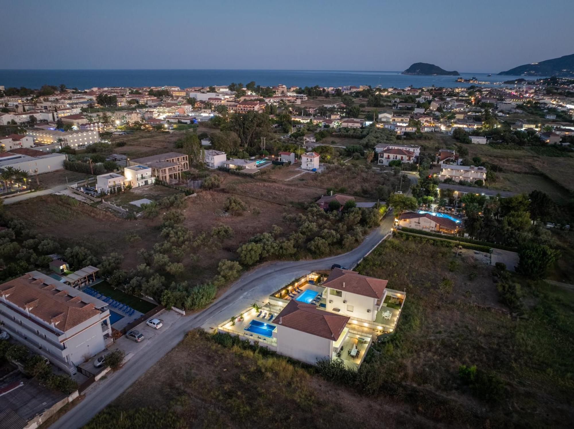 Dennis And Tanya Villas لاغاناس المظهر الخارجي الصورة