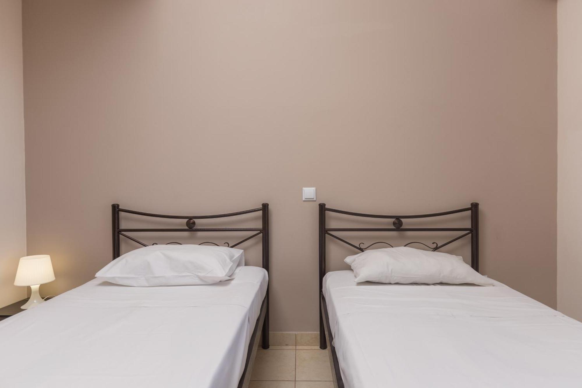 Dennis And Tanya Villas لاغاناس المظهر الخارجي الصورة