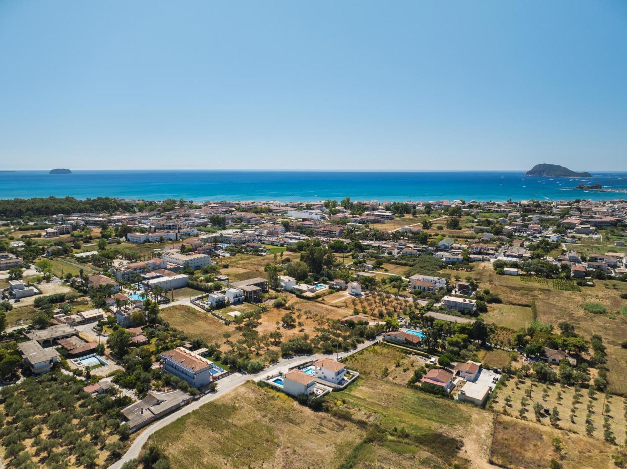 Dennis And Tanya Villas لاغاناس المظهر الخارجي الصورة
